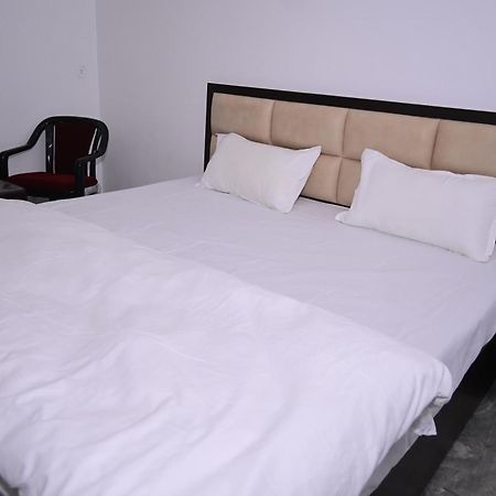 Shri Narayanam Guest House And Home Stay Ayodhya エクステリア 写真