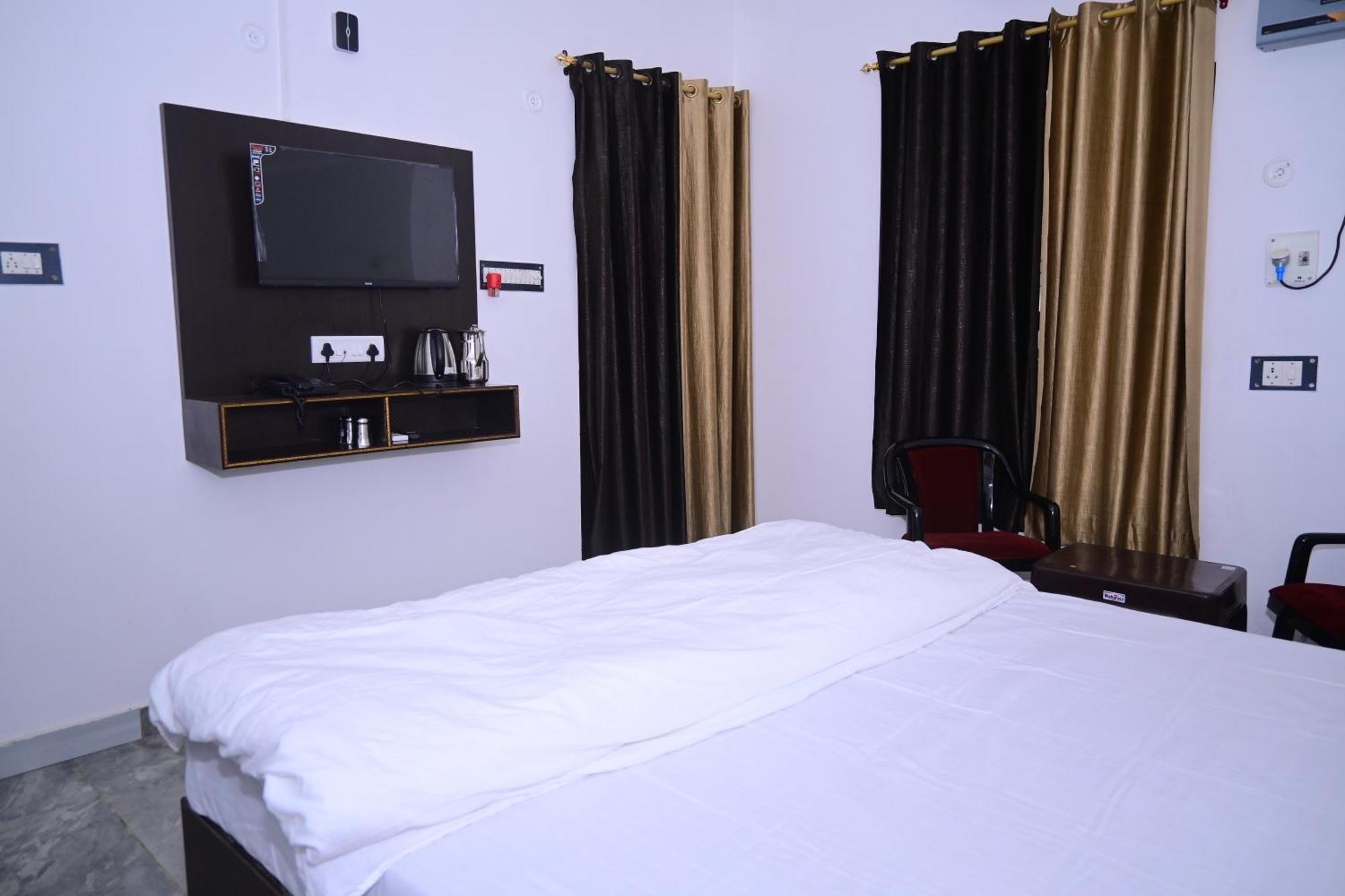Shri Narayanam Guest House And Home Stay Ayodhya エクステリア 写真